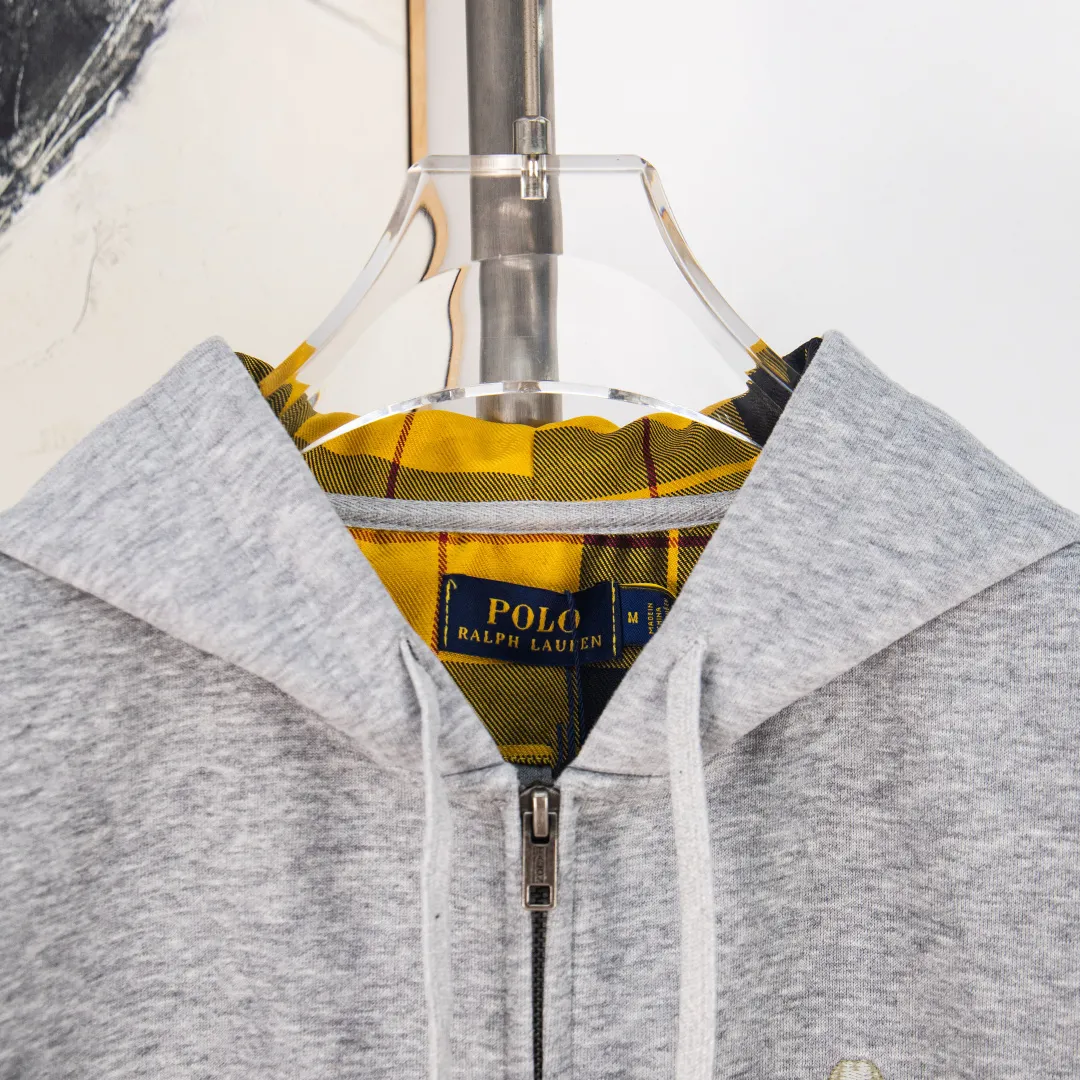 P320 zp version [exclusive supply] - Ralph Lauren/Ralph Lauren 2025AW Bear series laminated topstitch design plaid lining hooded cardigan zipper sweatshirt - original workmanship, professional four-needle six-thread topstitch design ✅ - 370g double-sided cotton heavyweight fabric on the face, contrasting color-dyed plaid lining ✅| - Highly restored custom brand zipper 0.8 pure cotton high-density hook silk hat rope ✅ - RL limited design style Precision embroidery of colorful bear logo, bright contrasting plaid hood, distinctive upper body, classic style, easy to control for both men and women, simple and clean, versatile, exposed topstitching, 0.8 cm retro primary color hook drawstring, full of details, color: white, gray, navy, size: S M L XL, number: WW10745